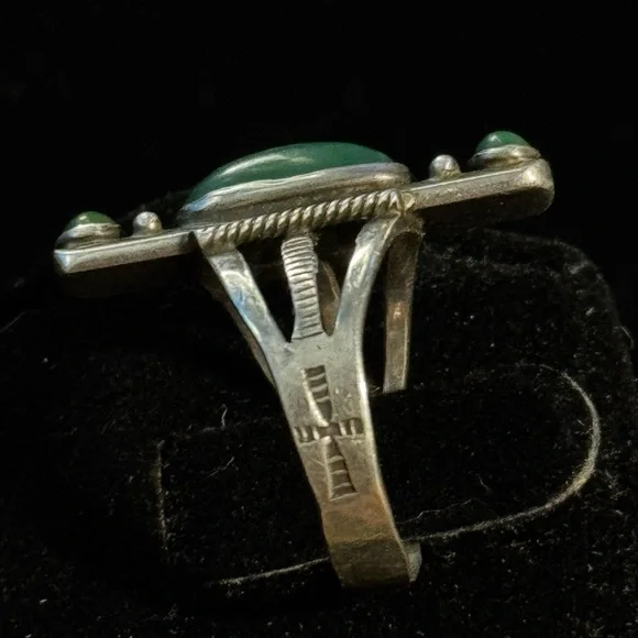 Vintage Native American Turquoise Sterling Silver Ring - Picture 5 of 6